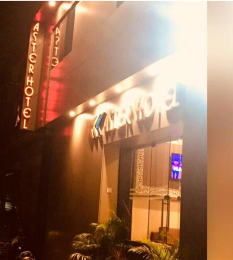 Aster Hotel Near Mumbai Airport מראה חיצוני תמונה
